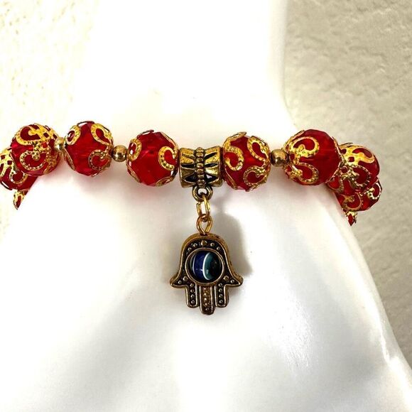 Red Crystal and gold tone beaded hamsa charm bracelet - Picture 2 of 6